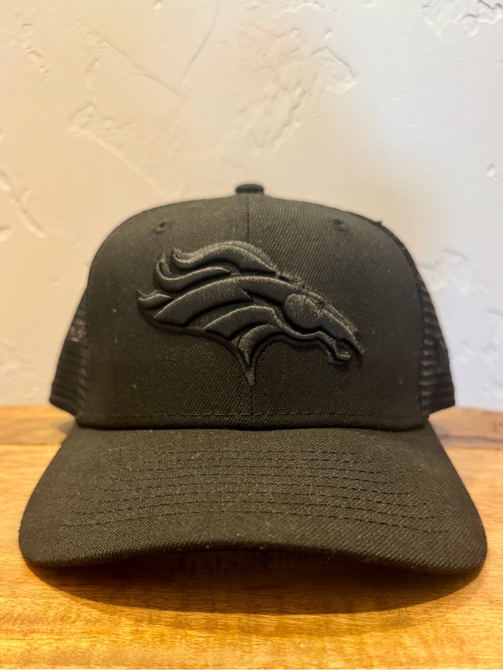 NFL New Era Broncos Black Trucker Hat